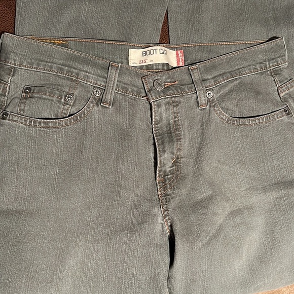 Levi’s 515 Boot Cut Jeans - Picture 16 of 16